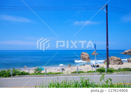 海里よりホーヤ浜海水浴場を望む 村上市今川 日本海 海里よりホーヤ浜海水浴場を望む 村上市今川 日本海 117614808