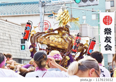 夕暮れの羽田神社例大祭 東京 夕暮れの羽田神社例大祭 東京 117615012