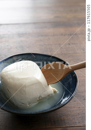 寄せ豆腐を食べる 寄せ豆腐を食べる 117615505