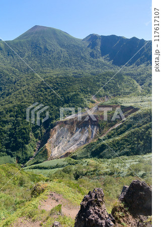 黒倉山から望む岩手山 117617107