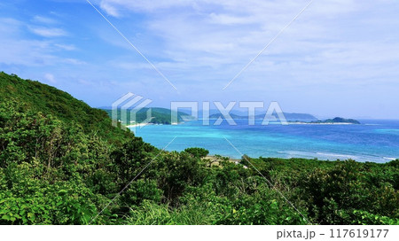 沖縄県座間味村神の浜展望台から見える風景 117619177