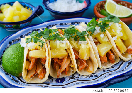 タコス・アル・パストール　Tacos al pastor　（メキシコ料理） 117620076