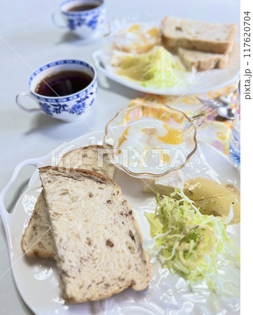 健康 ワンプレ-ト朝食 くるみパン 健康 ワンプレ-ト朝食 くるみパン 117620704