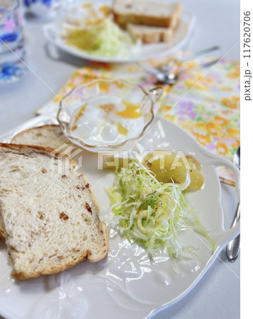 健康 ワンプレ-ト朝食 くるみパン 健康 ワンプレ-ト朝食 くるみパン 117620706