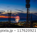 離島をバックに望む打ち上げ花火 117620921