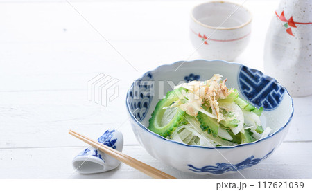 玉ねぎとゴーヤのサラダ 玉ねぎとゴーヤのサラダ 117621039