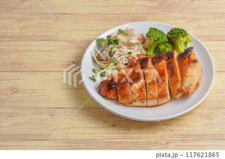 鶏肉の定番 照り焼きチキン 鶏肉の定番 照り焼きチキン 117621865