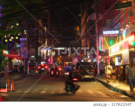 躍動するフィリピン - マニラ・ブルゴス通りの夕景 　都市景観（2024年5月） 117622347