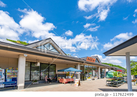 道の駅 筆柿の里 幸田 地元産農産物 全国1位の出荷量を誇る筆柿の果樹園に囲まれた施設 道の駅 筆柿の里 幸田 地元産農産物 全国1位の出荷量を誇る筆柿の果樹園に囲まれた施設 117622499