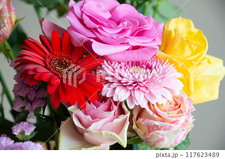 カラフルな花束 117623489