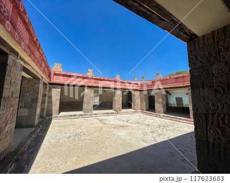 メキシコ・テオティワカン遺跡　ケツァルパパロトルの宮殿 117623683