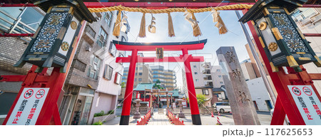 「東京都」浅草・鷲神社の風景 117625653
