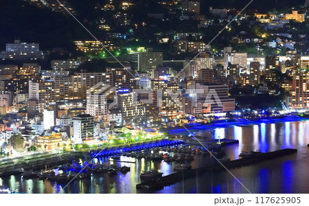 【静岡県】熱海温泉街の夜景 117625905