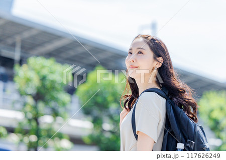 旅する女性 旅する女性 117626249