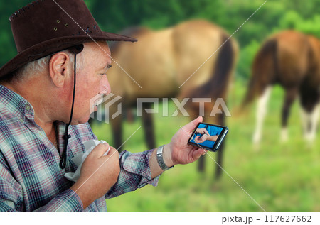 Heartbeats and Horsepower: How Telemedicine is Bringing Vital Health Education to America's Aging Rural Workforce. 117627662