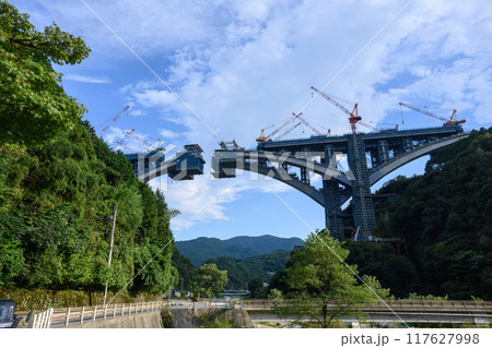 新東名高速道路の河内川橋建設の様子_202408 117627998