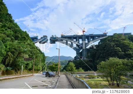 新東名高速道路の河内川橋建設の様子_202408 117628003