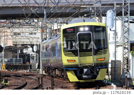 【泉北高速鉄道】12000系「泉北ライナー」〜新デザイン〜（南海高野線：堺東〜浅香山） 117628139