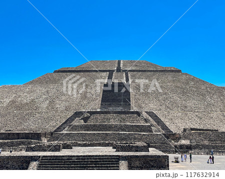 メキシコ・テオティワカン遺跡 太陽のピラミッド メキシコ・テオティワカン遺跡 太陽のピラミッド 117632914
