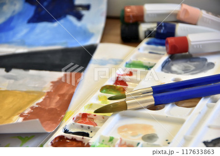 絵の具でのお絵描き 117633863