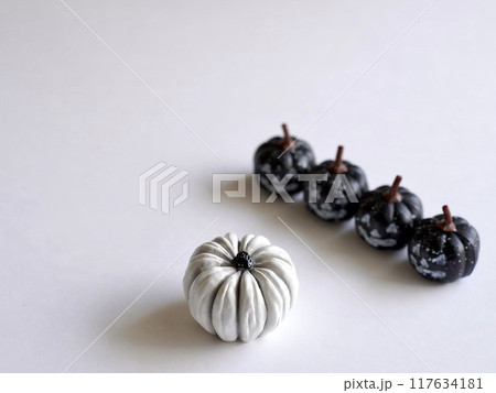 ハロウィンのカボチャのオモチャ 117634181