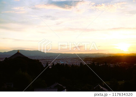 奈良東大寺二月堂から見える夕景 奈良東大寺二月堂から見える夕景 117634320