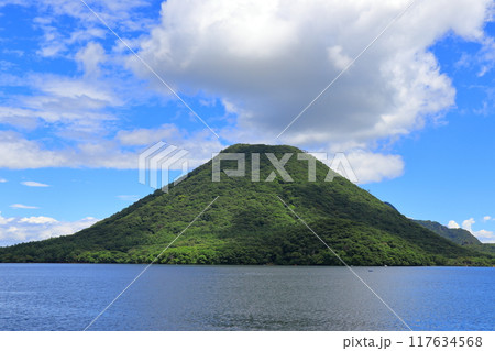初夏　榛名湖　榛名山　榛名富士　《群馬》 117634568