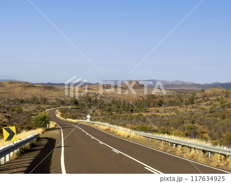 Winding Road Through Scenic Flinders Ranges Landscape 117634925