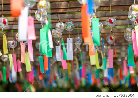 夏の風鈴 117635004