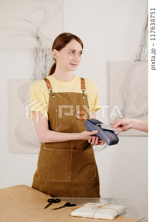 Contactless transaction with credit card Contactless transaction with credit card 117638751