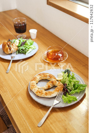 おしゃれな朝食 117642632