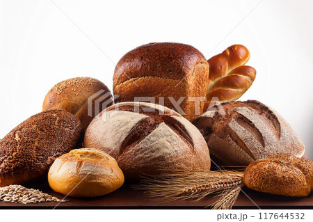 たくさん並んだパン 117644532