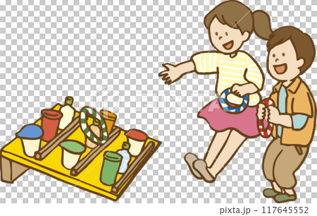 孩子玩拋糖環遊戲 孩子玩拋糖環遊戲 117645552