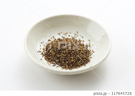 ブラックペッパー（黒胡椒） 117645728