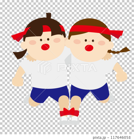 二人三脚をしている鉢巻の子どもたち 117646058
