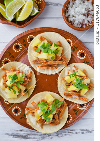 タコス・アル・パストール　Tacos al pastor　（メキシコ料理） 117646063