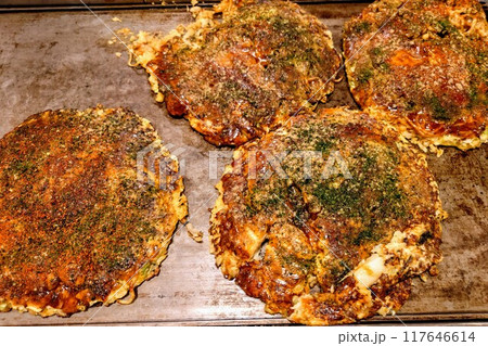 熱々焼き立て関西風お好み焼き 熱々焼き立て関西風お好み焼き 117646614