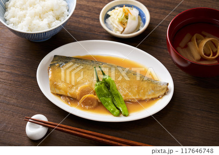 鯖の味噌煮 117646748