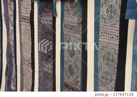 ベトナム北部のモン族の作品 117647138