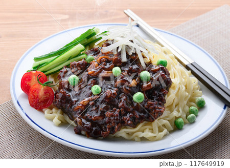 韓国料理 ジャージャー麺 ( チャジャン麺 ) 韓国料理 ジャージャー麺 ( チャジャン麺 ) 117649919