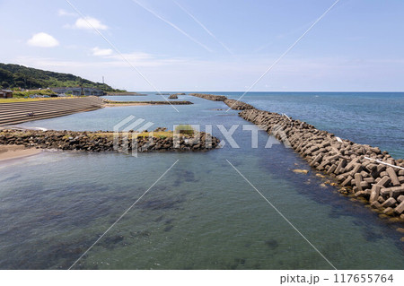 道の駅 越後出雲崎天領の里 夕凪の橋からの風景 道の駅 越後出雲崎天領の里 夕凪の橋からの風景 117655764