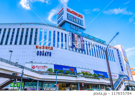 日本の東京都市景観 ODAKYUなどを望む。(小田急百貨店の解体も進み東口が…)=8月20日 日本の東京都市景観 ODAKYUなどを望む。(小田急百貨店の解体も進み東口が…)=8月20日 117655784