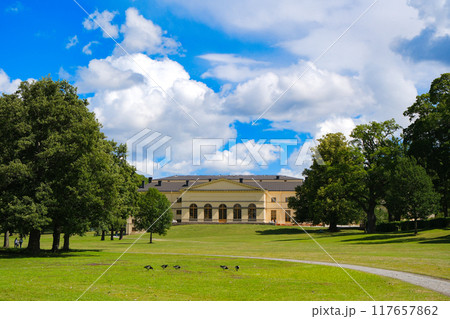 スウェーデン ストックホルム郊外 ドロットニングホルム宮廷劇場と公園 スウェーデン ストックホルム郊外 ドロットニングホルム宮廷劇場と公園 117657862