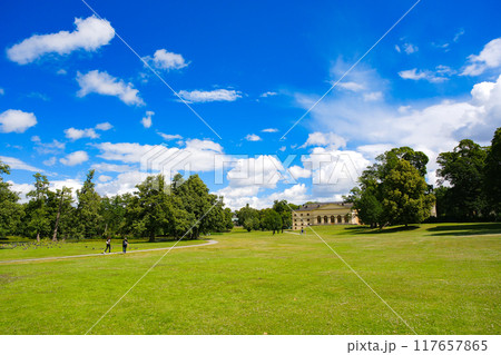 スウェーデン ストックホルム郊外 ドロットニングホルム宮廷劇場と公園 スウェーデン ストックホルム郊外 ドロットニングホルム宮廷劇場と公園 117657865
