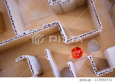 段ボール迷路 117658711