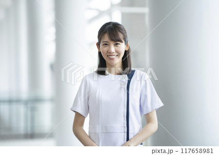笑顔の看護師 医療従事者イメージ 笑顔の看護師 医療従事者イメージ 117658981