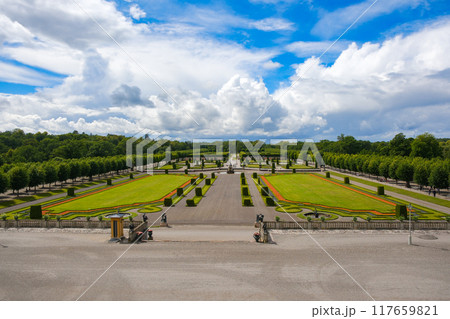 スウェーデン ストックホルム郊外 ドロットニングホルム宮殿の庭園 スウェーデン ストックホルム郊外 ドロットニングホルム宮殿の庭園 117659821