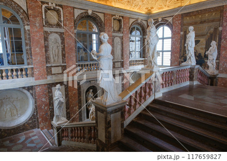 スウェーデン ドロットニングホルム宮殿 階段 117659827