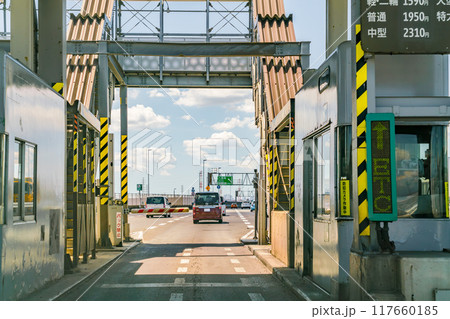 高速道路の料金所　ETCゲート 117660185