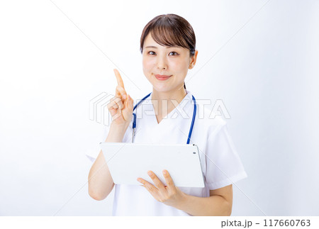 女医　白バック 117660763